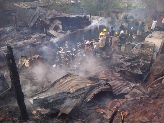 Incendio consume 7 viviendas en Comayagüela