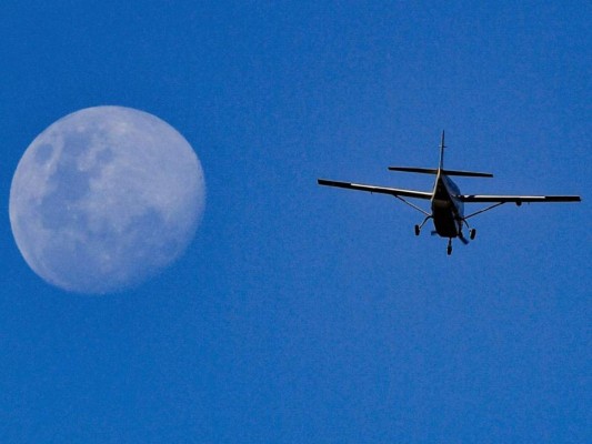 ¿Quién será la primera mujer en pisar la Luna?