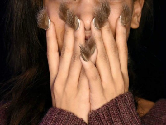 La nueva tendencia para las manos: uñas peludas