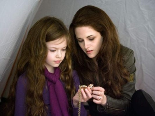 Así luce Mackenzie Foy, niña que le dio vida a Renesmee hace 7 años