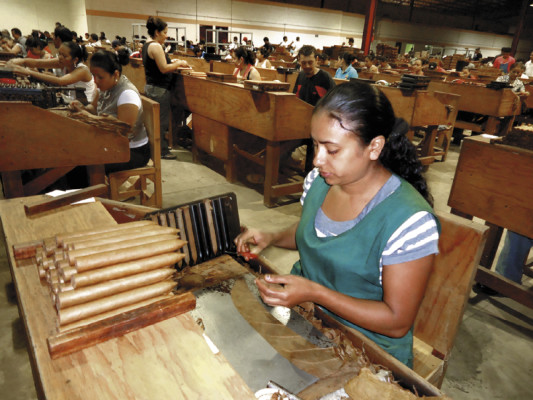 Oriente mira en tabacalera fuerte impulsor de empleo