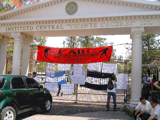 Por nombramiento irregular de maestros se toman instituto Central