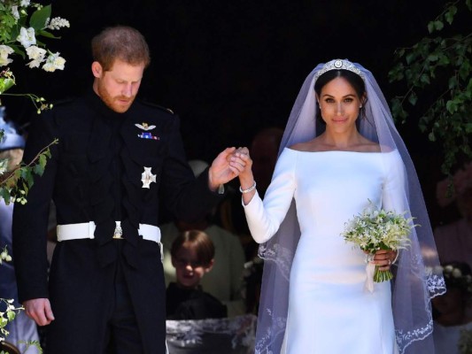 Los detalles del sencillo vestido de seda blanco de la casa Givenchy que usó Meghan Markle