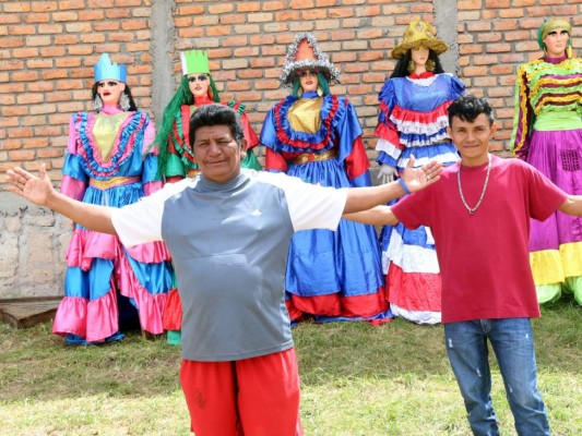 Las gigantonas llegaron a la capital de Honduras