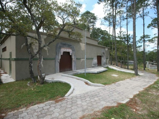 Listos dos nuevos recintos en el zoológico Rosy Walther de Tegucigalpa