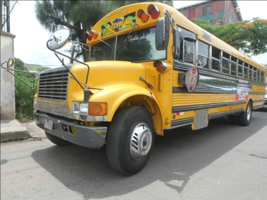 Transportistas amenazan con subir el costo del pasaje