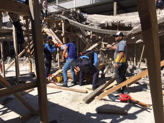 Las fotos del desplome de muro donde murió albañil en Comayagua
