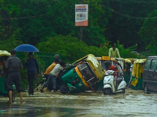 Muertos, inundaciones y damnificados por lluvias en el sur de Asia (FOTOS)
