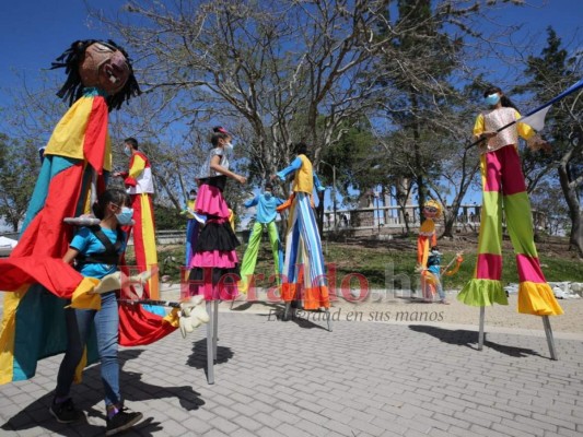 Música, emprendimientos y juegos, capitalinos se relajan al aire libre en el cerro Juana Laínez&nbsp;&nbsp;