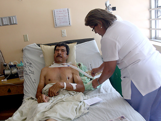 Podrían declarar ilegal huelga de auxiliares de enfermería