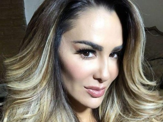 Ninel Conde presume pancita de 'embarazada' en Instagram