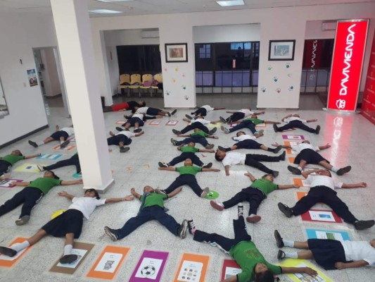 Cultivarte de Davivienda enseña a escolares a invertir su tiempo libre