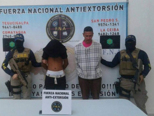 Capturan a dos pandilleros de la 18 que cobraban extorsión en la capital
