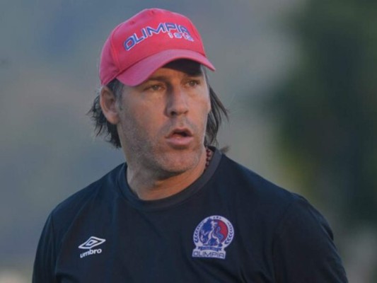 Gustavo Reggi siente que la cancha afectó el rendimiento de Olimpia &nbsp;&nbsp;