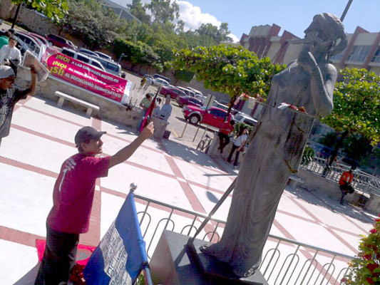 Protestan contra ciudades modelo