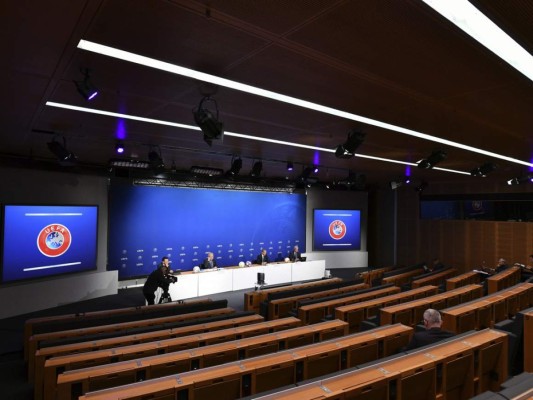 La UEFA excluye inscribir nuevos futbolistas a fase final de Champions&nbsp;