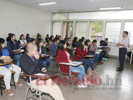 Maestros aprobados ahora se someterán a proceso de entrevista