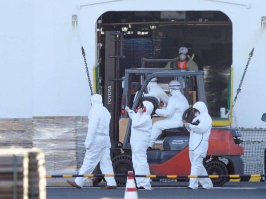 Aerolíneas prolongan suspensión de vuelos a China a causa de epidemia