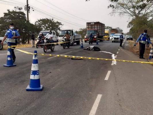 Arrollado por un autobús muere ciclista en Villanueva, Cortés