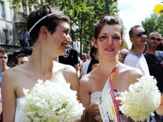 Gays británicos se dan el 'sí'