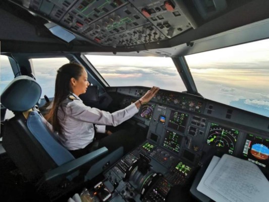 Ihsle Mercado, la primera hondureña en pilotar un avión comercial Airbus A320
