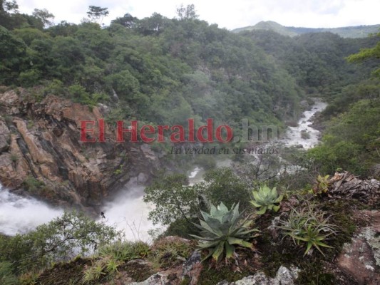 Imágenes de represa La Concepción en su nivel máximo tras intensas lluvias