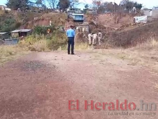 Las dramáticas imágenes del hallazgo del cadáver de un taxista raptado en la capital (FOTOS)