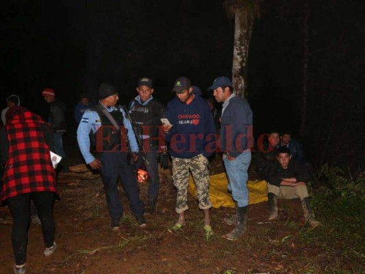 FOTOS: Equipos de rescate cerca de la escena del accidente aéreo donde murió Hilda Hernández
