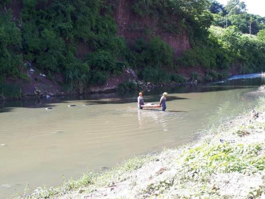 Hallan cadáver de hombre en descomposición en río Choluteca