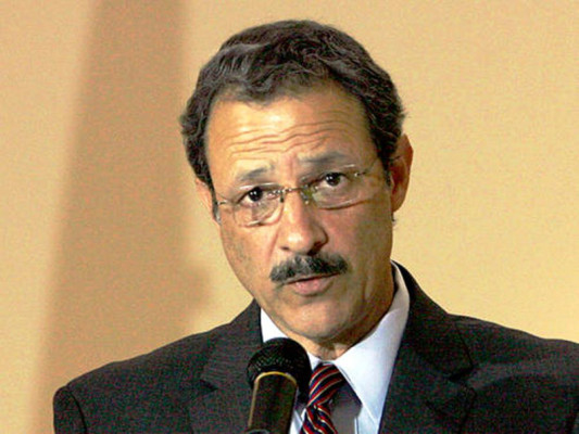 Mauricio Villeda: Lobo tiene que cumplir la ley