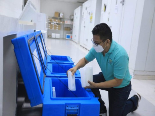 Así inició el proceso de vacunación contra el coronavirus en Honduras (Fotos)