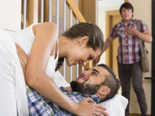 Mujeres vs. hombres: ¿Quiénes son más infieles?