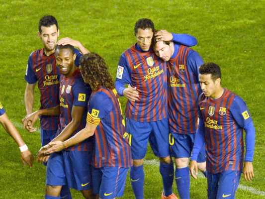 Barcelona golea a Rayo y retrasa festejo del Real Madrid