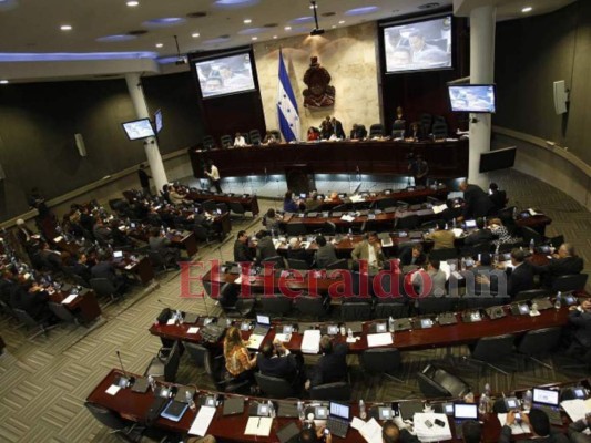 Suplentes azules han promovido blindajes en el Congreso Nacional