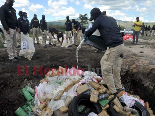 Así fue la 'incineración sin precedentes' de más de 3 mil kilogramos de cocaína en la capital 