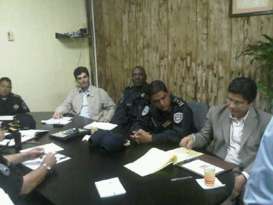 Misión de la OEA se reúne con jefes policiales