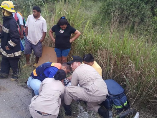 Fuerte colisión deja tres personas heridas en Santa Bárbara