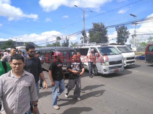 Así fue la caravana de buses 'brujitos' en la capital