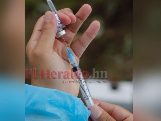 Horarios y puntos de vacunación contra el covid-19 para afiliados del IHSS