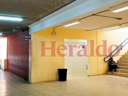 Violan a estudiante en uno de los baños de la UNAH-VS