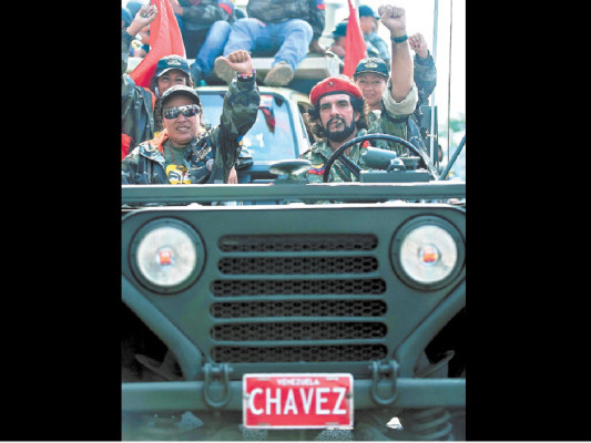 Ataques descalificativos se lanzan Maduro y Capriles