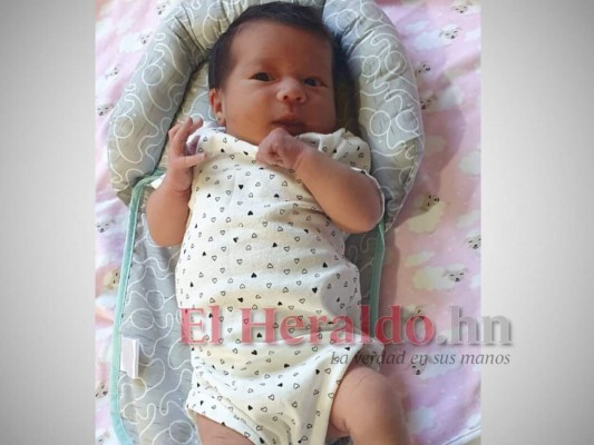 Las tiernas fotos de Helena, la bebé de Brenda Moncada y Fernando Maldonado