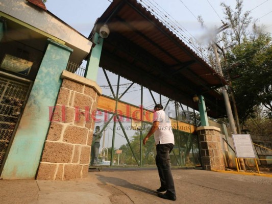 Sin consulta externa: desolados lucen hospitales en plena pandemia (FOTOS)