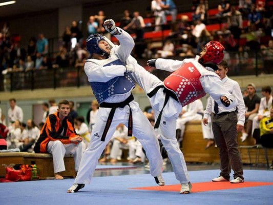 Miguel Ferrera, peleador hondureño de taekwondo que busca clasificarse a sus terceros Juegos Olímpicos