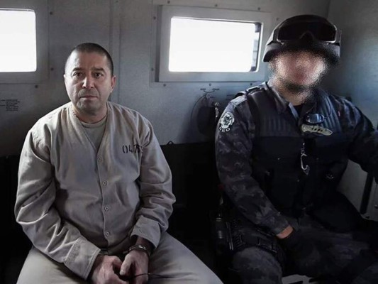 Testigo que declarará contra 'El Chapo' Guzmán sobornó a expresidente de Honduras