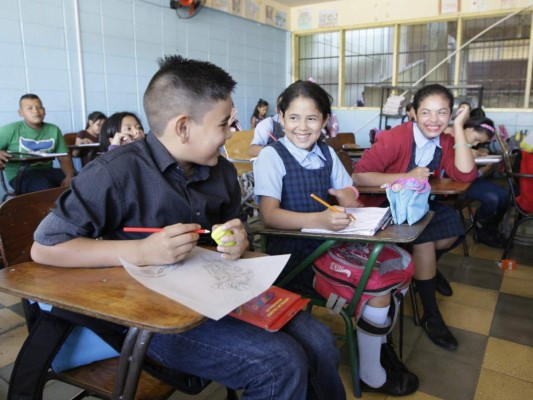Sin útiles escolares están estudiantes de varios centros educativos de la capital de Honduras