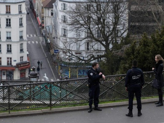 FOTOS: El mundo se recluye entre cierres de negocios y fronteras por coronavirus