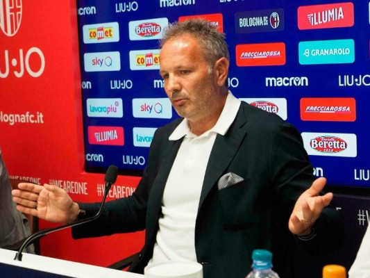 Técnico de Bolonia tiene leucemia, pero seguirá al frente de su equipo