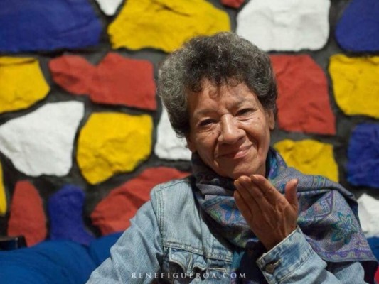 Fallece la poeta hondureña Juana Pavón despúes de luchar contra el cáncer