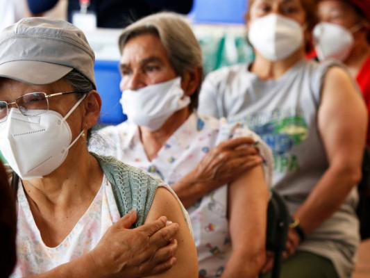 México vacunará en mayo a personas de 50 a 59 años